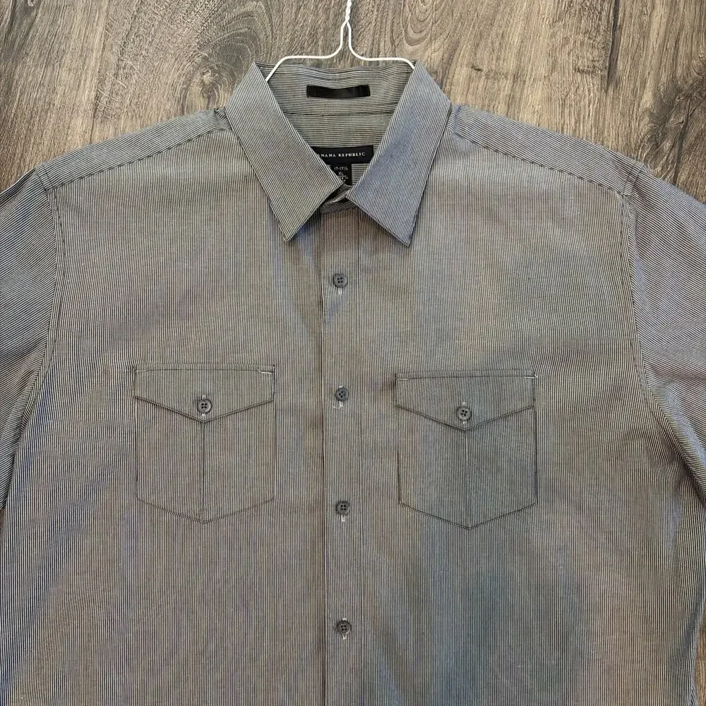 Banana Republic Men's Short Sleeve Dress Shirt XL 17-17.5 Grey Black Microstripe